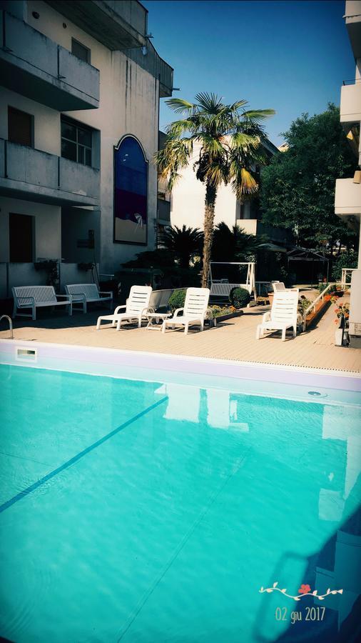 Claudia Residence Alba Adriatica Exterior photo
